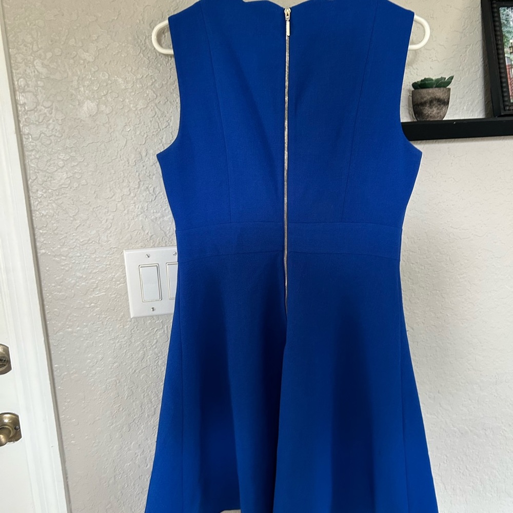 Karl Lagerfeld Vibrant Blue Mini Dress with scalloped V-neck Sleeveless Style - Picture 3 of 3